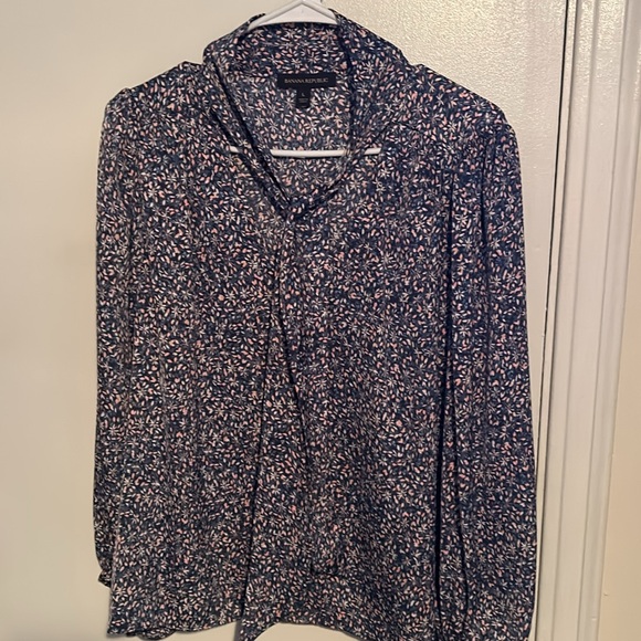 Banana Republic silky blouse - Picture 2 of 4